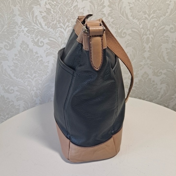 Margot New York 2 Tone Shoulder Bag, 100% Leather - Picture 2 of 11